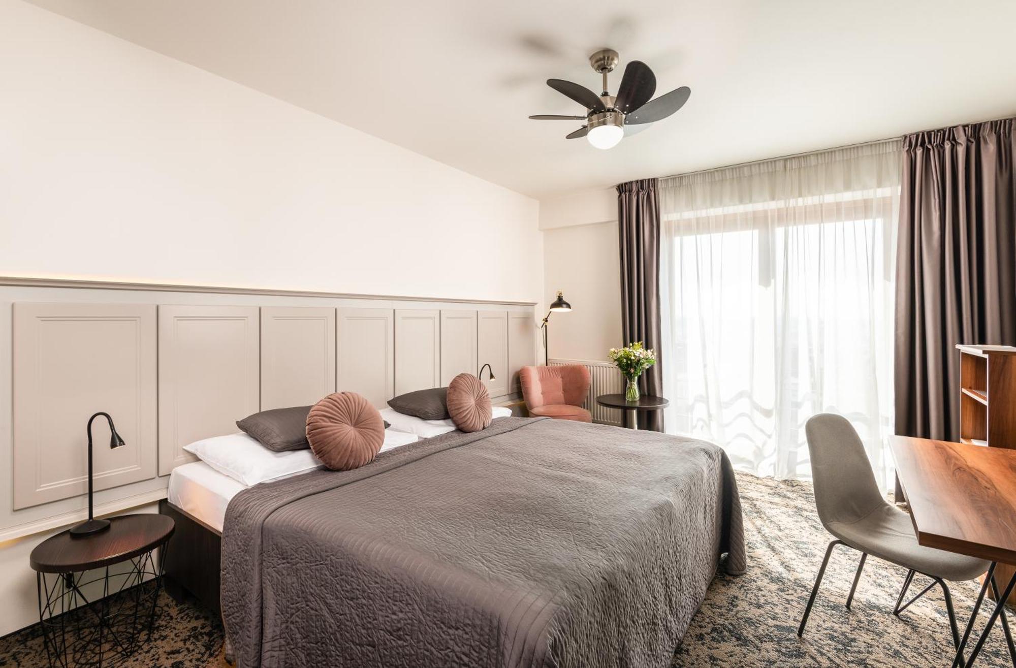 פראג Hotel Troja מראה חיצוני תמונה